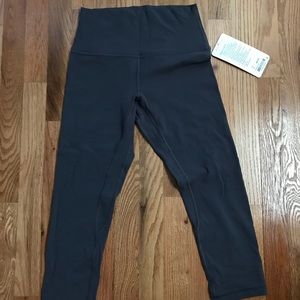 NWT lululemon align crops 21”